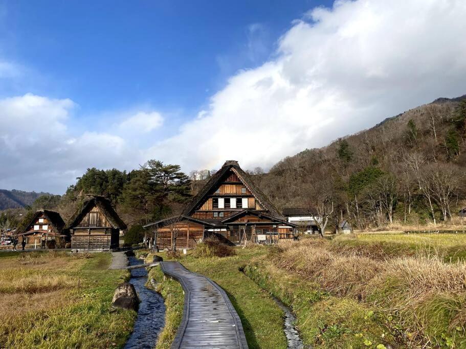 شقة Way Shirakawago - Private, Free Parking And Newly Opened 2022 Way Shirakawago المظهر الخارجي الصورة
