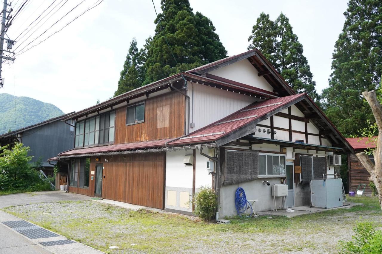 شقة Way Shirakawago - Private, Free Parking And Newly Opened 2022 Way Shirakawago المظهر الخارجي الصورة
